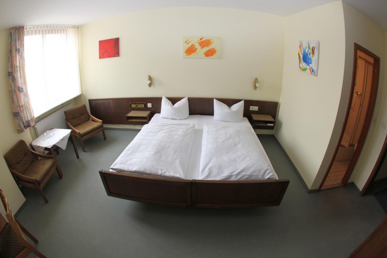 Zum Lowen Hotel Weiterstadt Exterior photo