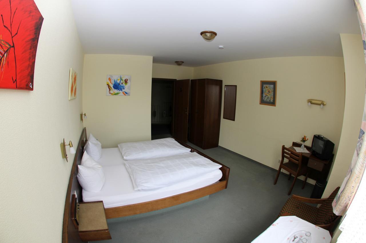 Zum Lowen Hotel Weiterstadt Exterior photo
